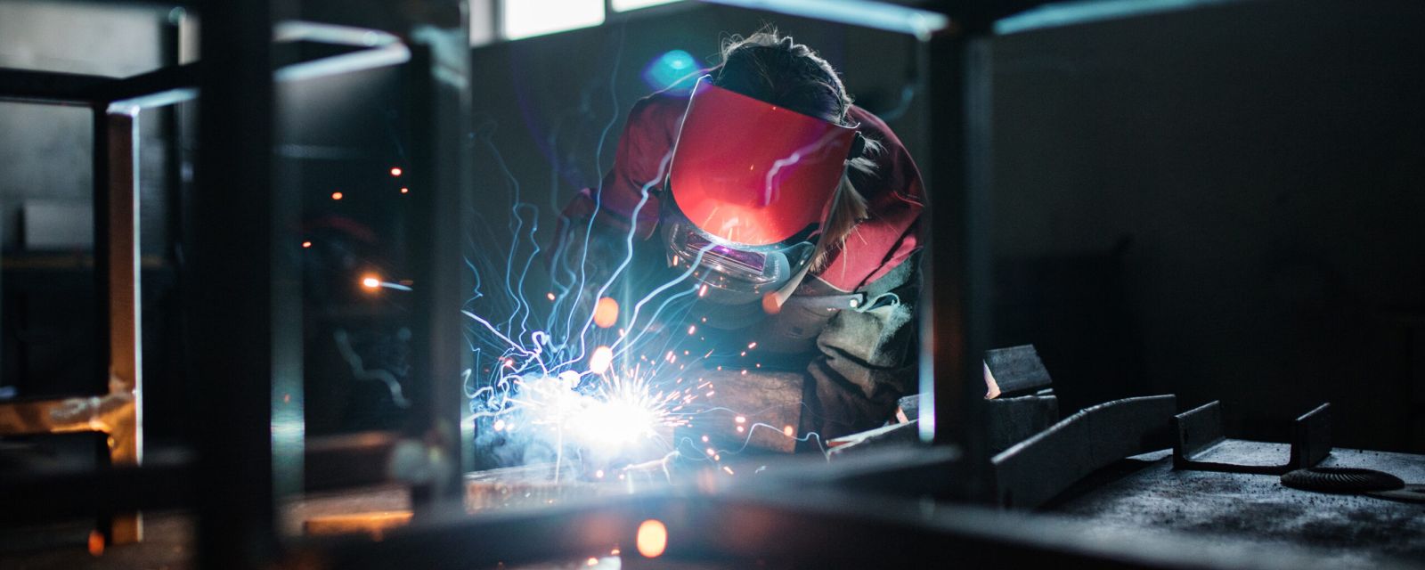 FOTO DE soldador trabajando